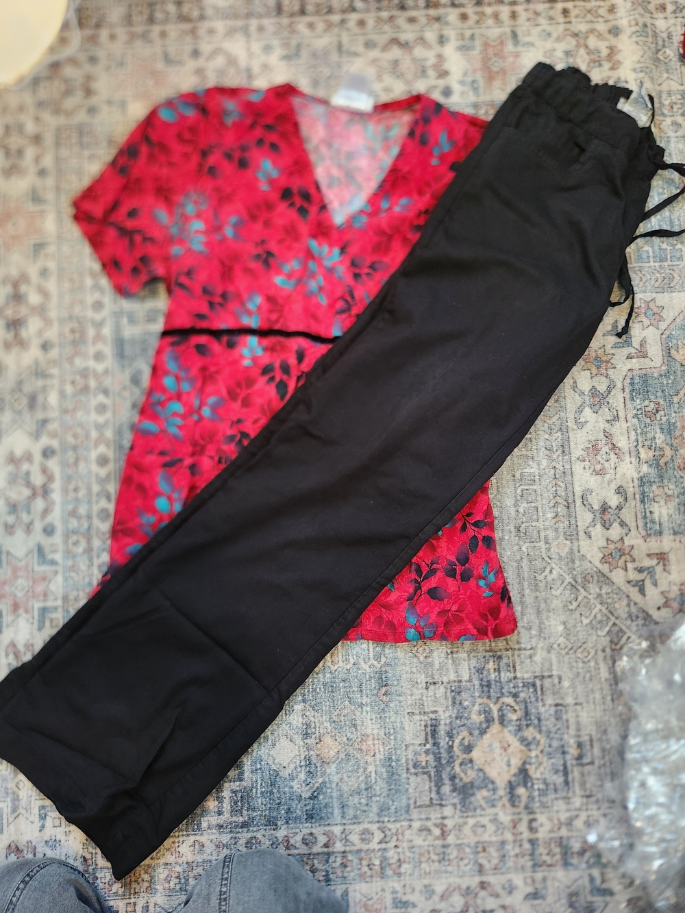 XS Grey's Anatomy Black Drawstring Jogger Scrub Pants And Small SB Scrubs Top